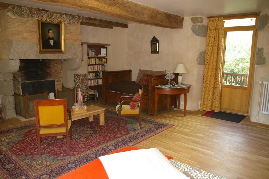Chambre d'hôtes de Pirieuc Meillac Exterior foto